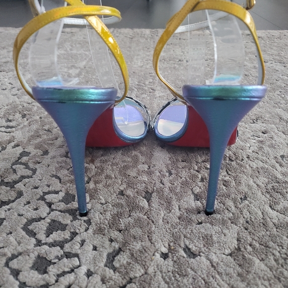 Christian Louboutin Umberta Spike Sandal 39.5 - Picture 6 of 9